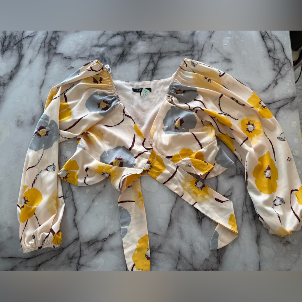 Floral Yellow and Gray Women's  cropped Top